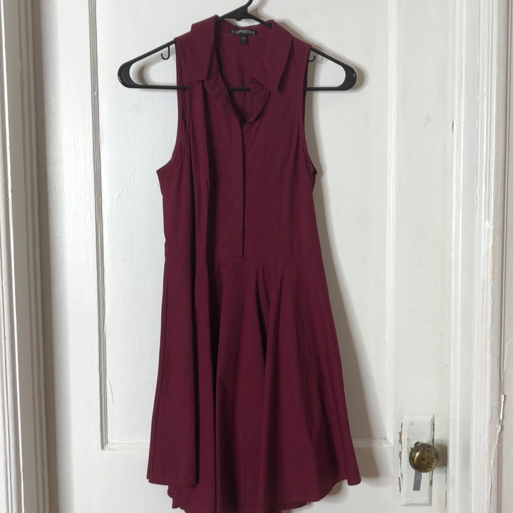 Burgundy Express Dress with collar and pockets